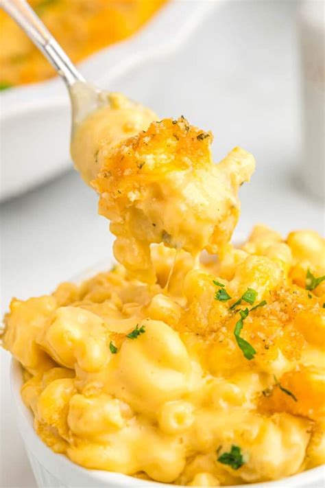 Continue whisking and slowly pour in the milk and <strong>cream</strong>. . Mac and cheese with velveeta and heavy cream